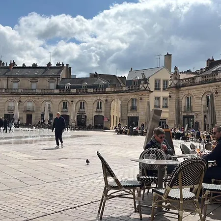 T2 4 Pers Rénové Au Cœur Du Centre Historique Place De La Libération Apartamento Dijon